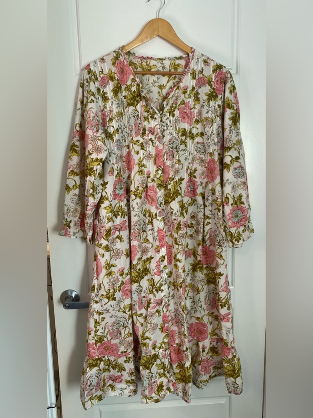La CERA Women’s Floral Button-Front Nightgown - Pink & Olive long sleeve